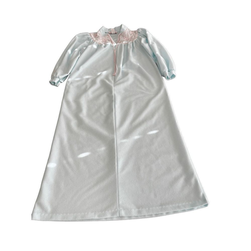 Vintage Vandemere Robe Nightgown size Medium